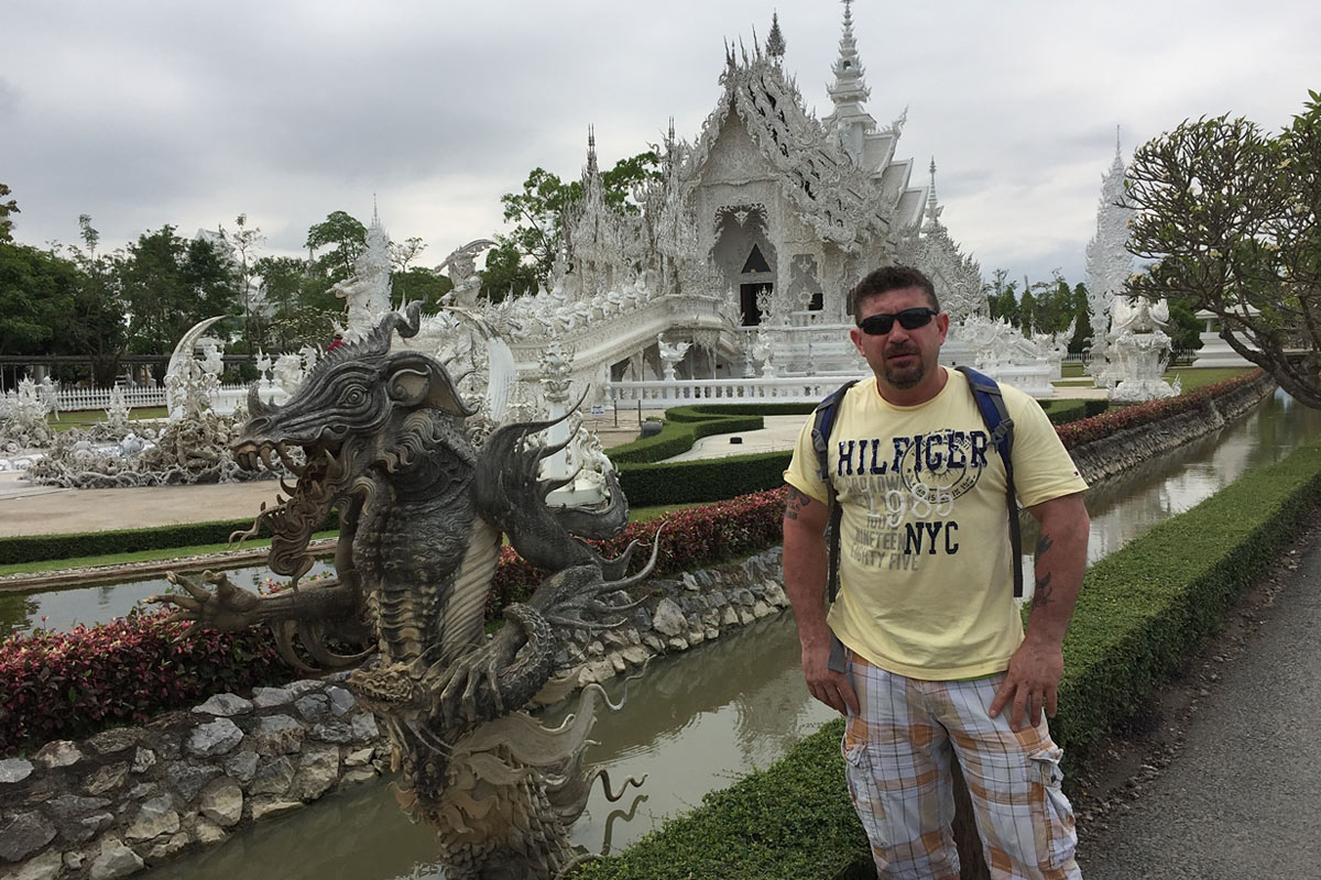 Visiting Wat Rong Khun in Chiang Rai - The magical White Temple